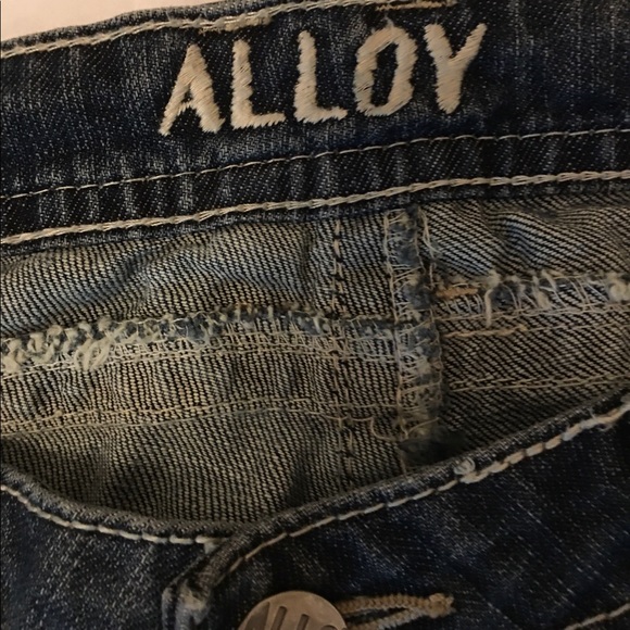 Alloy jeans.  Run small 32 x 37 - Picture 6 of 10